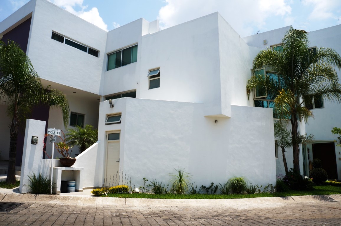 Casa Violetas